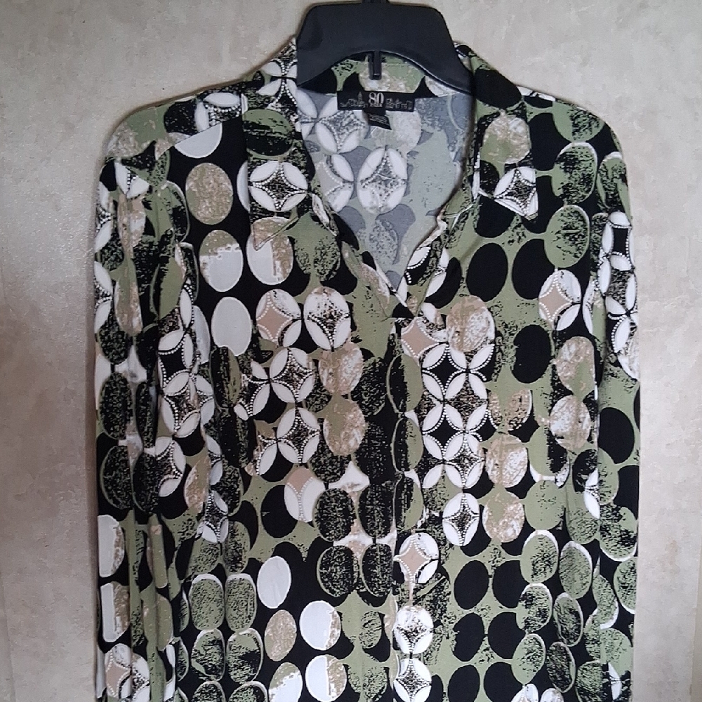 Stylish Women's Patterned Blouse - Black, Green, White